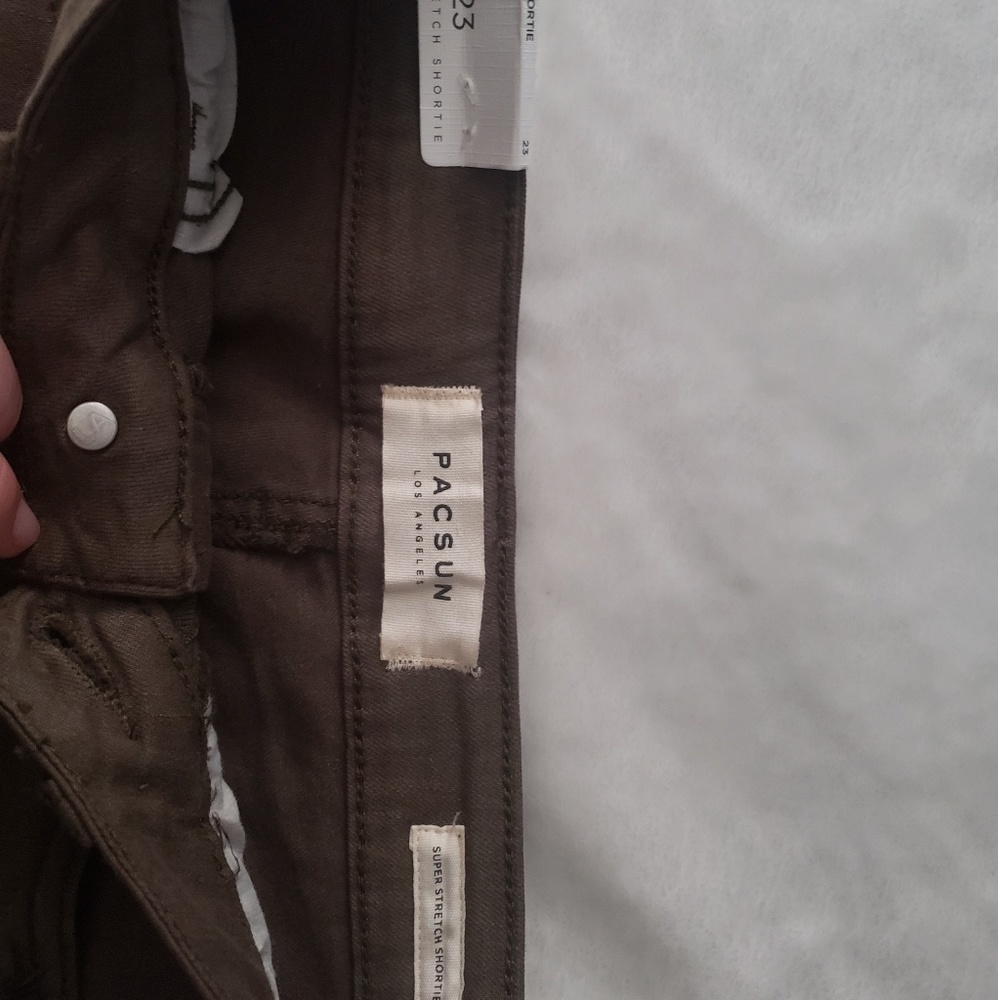 Shorts - Picture 4 of 4